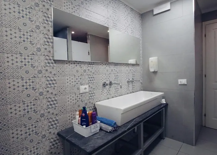 Hostal Grand Manin *