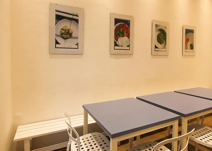 Grand Manin Hostal *